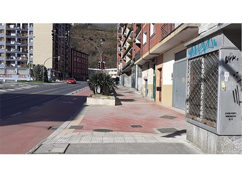 Kiratsa, kezka eta leihoak itxita zabortegiaren inguruan