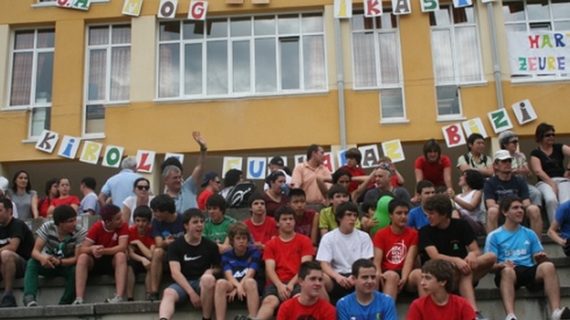 Kirola Euskaraz Bizi ospatu zuten Iturburun