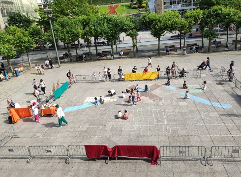 Klariona Tailerra egin da gaur arratsaldean Untzaga plazan