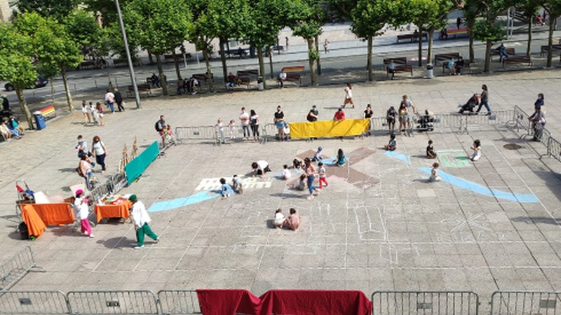 Klariona Tailerra egin da gaur arratsaldean Untzaga plazan