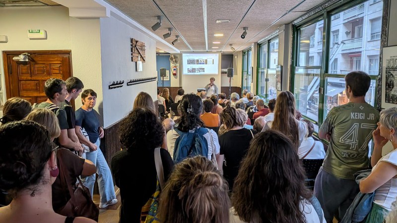 Klub Deportiboa jendez gainezka egon zen ‘Deporreko emakumiak’ proiektuaren aurkezpenean