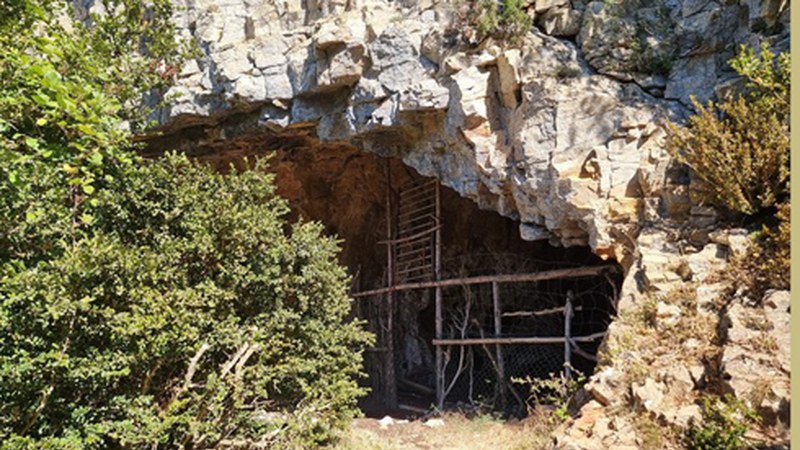 Koba bat bisitatzeko aukera izango da Deporrek zapaturako antolatutako mendi-irteeran