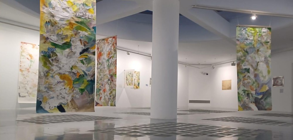 ‘Kokapena denbora errealean’ erakusketa zabaldu dute Portalean