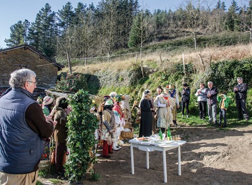 Koko-dantza eta  koko-marruekin  batera hasiko dittugu bixar Aratostiak