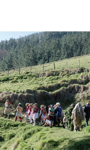 "Koko-dantzak eta koko-eskea Otaola-Kiñarraga auzoko baserrietan" (Fernando Retolaza)