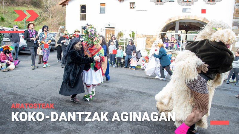 Koko-mokoen konpartsak dantza erakustaldi ederra egin zuen Aginagako plazan