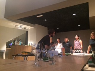 Koktel ikastaroa izan genuen Ostalariak Bernetan-eko kideentzat