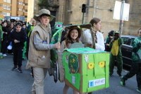 Kolorez eta irribarrez bete da Eibarko erdigunea Eguen Zuri egunean