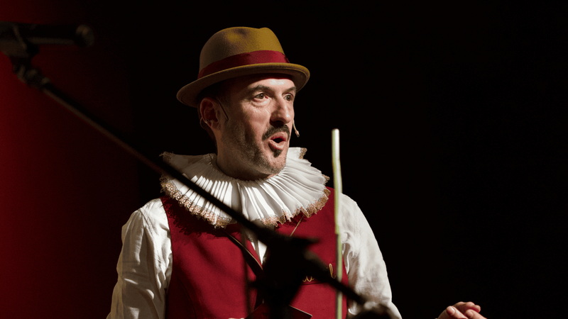 Komedia Fest jaialdia maiatzean hasiko da Alex O’Dogherty umoregilearen bakarrizketarekin