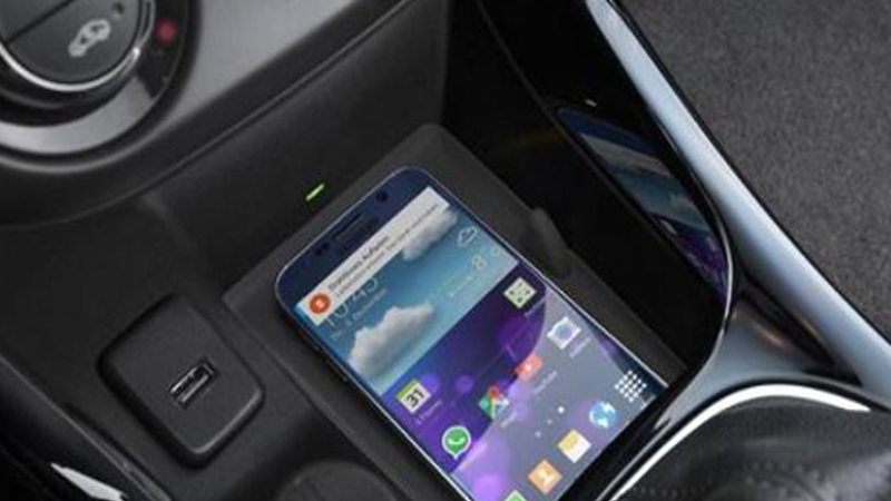 DGTk gidabaimena eta kotxearen dokumentazio guztia mugikorrean eramateko aukera ematen du miDGT app-aren bidez