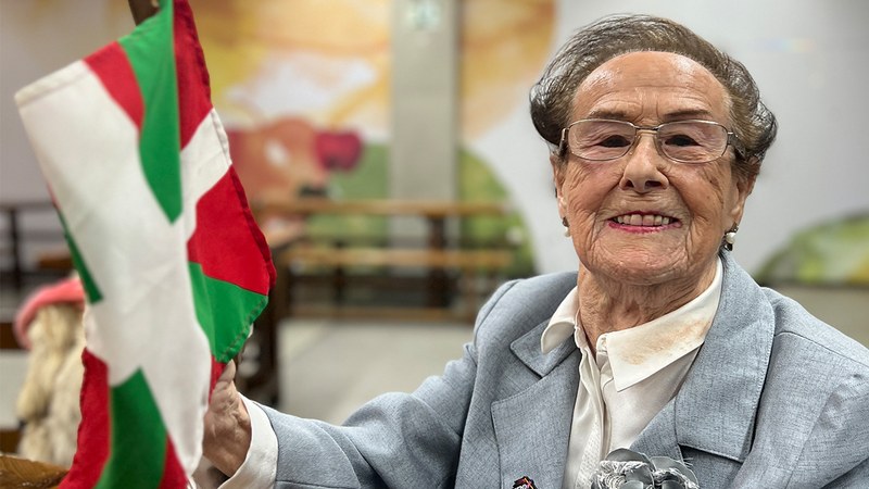 Kontxa Laspiur: “Korrikaren lekukoa lehelengo aldiz Arantzazun eruan neban. Orduan, bigarren aldiz noia eruatera”