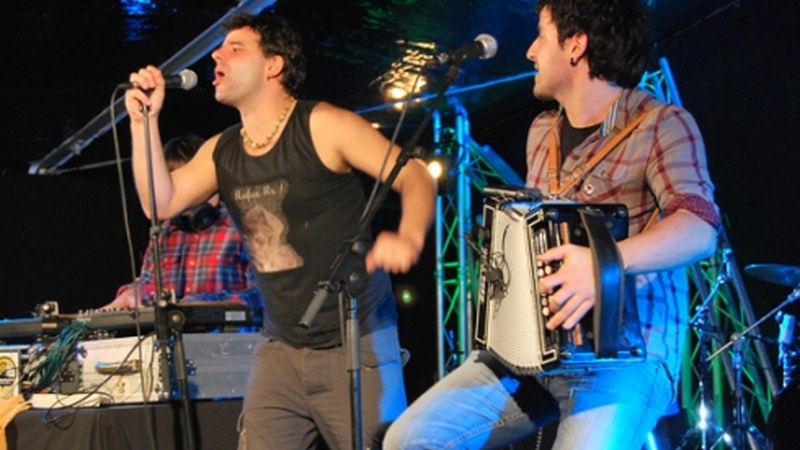 Kontzertu hirukoitza Amañako Jaien lehen gauerako