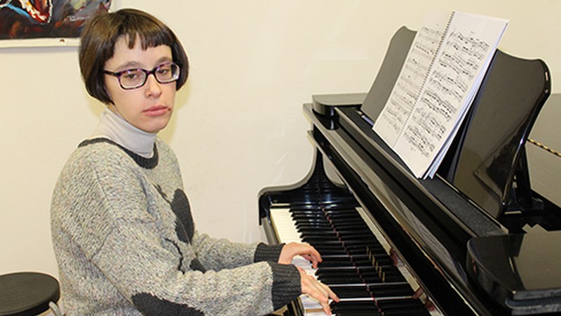 Koro Alonso: pianoan loratu, musikaz gozatuz