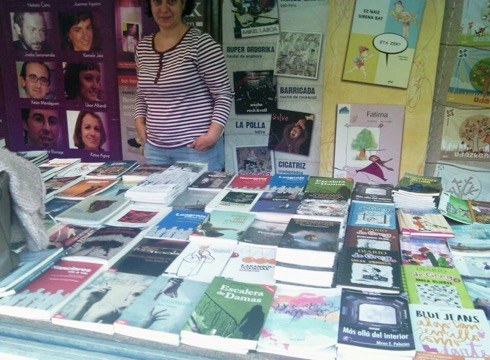 Koro Benito Liburu Azokan egongo da domekan bere liburua Sinatzen