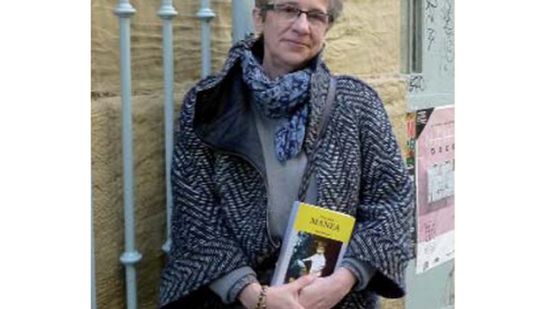 Koro Navarro itzultzaileak itxiko du gaur Harixa Emoten irakurketa taldearen ikasturtea