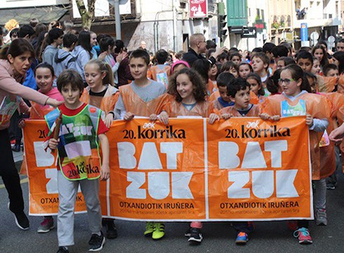 Korrika Txikiak herriko kaleak ederto girotu ditu