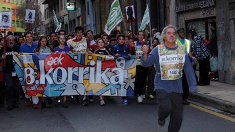 Korrikak jai giro ederrean zeharkatu du Eibar