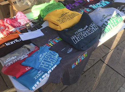 Korrikako materiala salduko dute zapatu goizean Untzagan