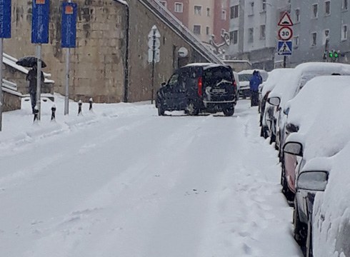 Kotxea ez hartzeko eta Eibartik irten behar izanez gero Azitaindik irtetzea gomendatzen du Udaltzaingoak