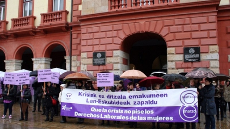 Krisia gogoan izan dute Martxoaren 8an