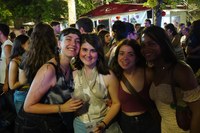 Kuadrillen giro bikaina txosnagunean, San Juan jaiei amaiera emateko