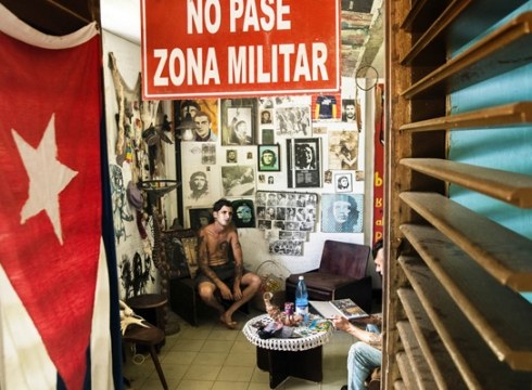 Kubako punkari buruzko aurkezpena bertan behera