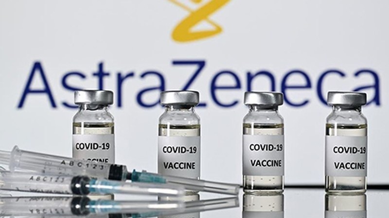 Supermerkatuetako kutxazainek, poliziek, irakasleek eta mediku pribatuek hartuko dute AstraZenecaren txertoa