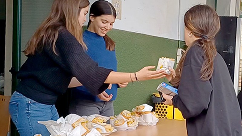 La Salle ikastetxeak eta Tandanacui-k bat egin dute "Haien eskubideak jokoan" kanpainarekin