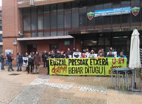 LAB sindikatuko ordezkariei Ireki ekimena aurkeztu diete gaur Bergaran