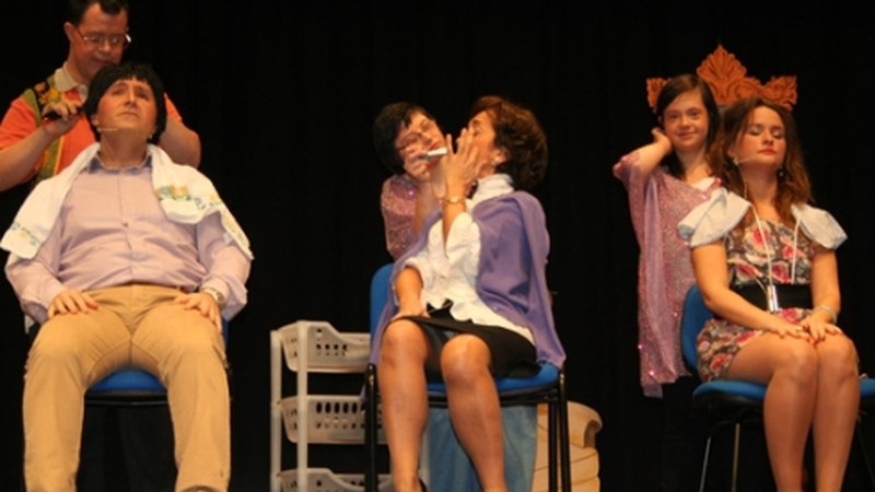 Lagun Taldearen ikuskizun koloretsua