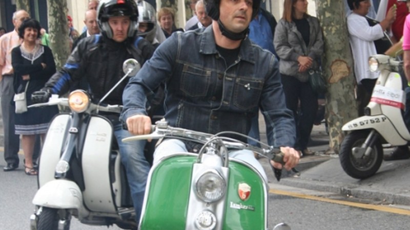 Lambretta motorrek kaleak hartu dituzte asteburuan