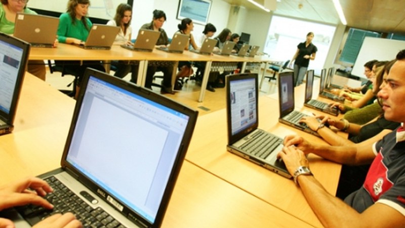 Lan munduari lotutako tailerrak