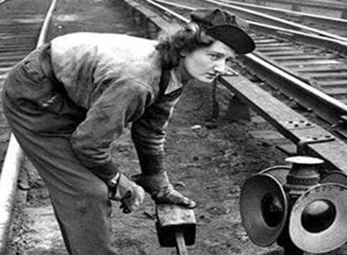 Lana aurkitzeko edo lanez aldatzeko tailerra antolatu du Eibarko Emakume Mahaiak