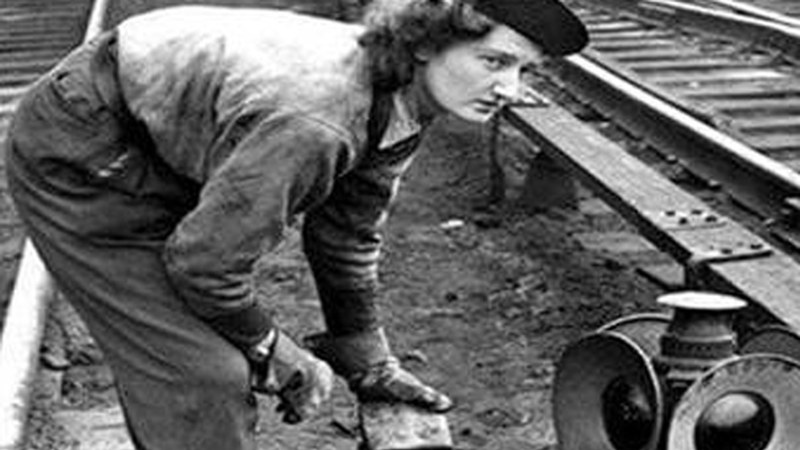 Lana aurkitzeko edo lanez aldatzeko tailerra antolatu du Eibarko Emakume Mahaiak