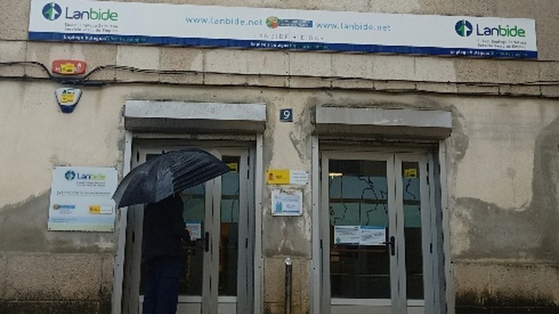 Lanbideren bulegoak ez du aurrez aurreko arretarik eskainiko gaurtik hasita