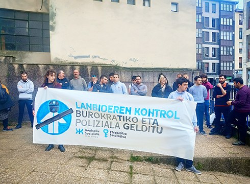Lanbideren kontrol burokratiko eta poliziala gelditzeko eskatu du Etxebizitza Sindikatuak