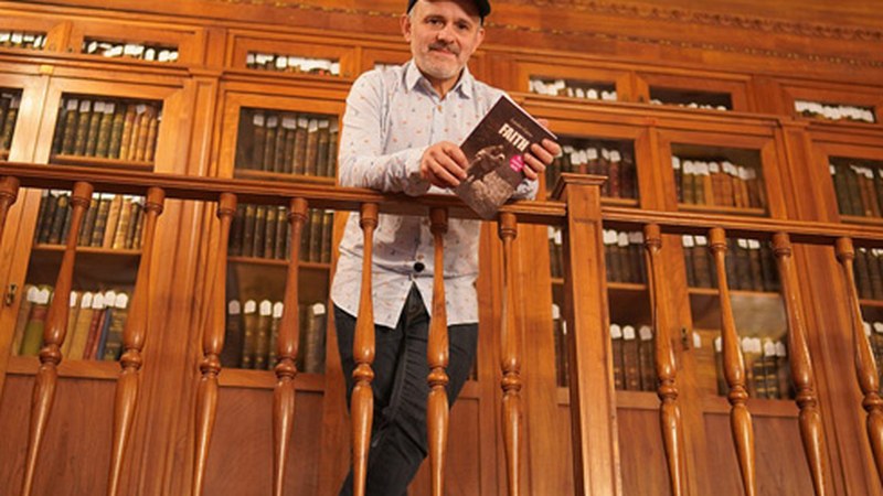 Lander Garro izango da gaur Idazlearekin Harixa Emoten saioan