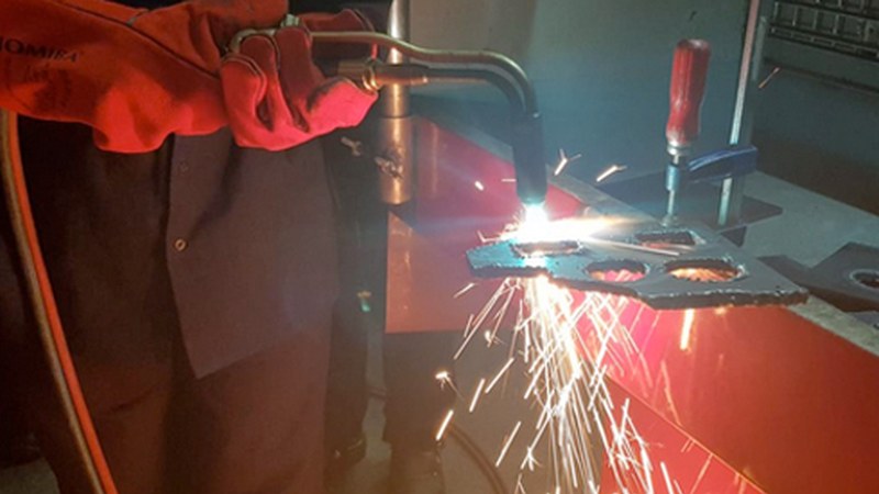 Langabezia-tasak behera egin du hirugarren hilabetez jarraian