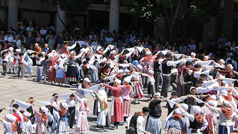 Larrain dantzaren errepasorako azken saioa egingo dute bihar