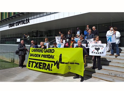 Larriki gaixorik dauden presoak etxera ekartzea eskatu dute, Osasunaren Munduko Egunarekin bat eginez