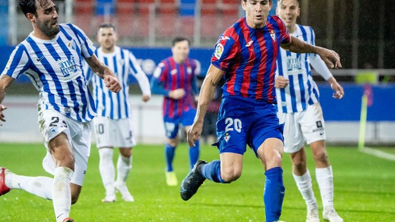 Larunbateko Malaga - Eibar partidarako sarrerak salgai daude