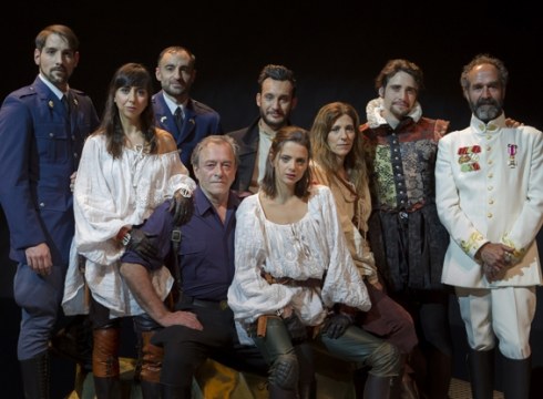 "Las dos bandoleras" barixaku iluntzean Coliseoan