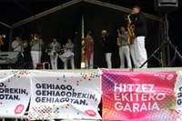 Latuno Bando txarangaren erritmora hasi da Euskaraldia Eibarren