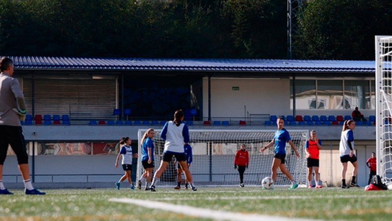 Lau entrenamendu-saio izango ditu F Ligako futbol taldeak domekako partidua prestatzeko