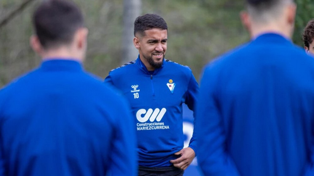 Lau lan-saio ditu aurretik SD Eibarrek Zaragozako partidua prestatzeko