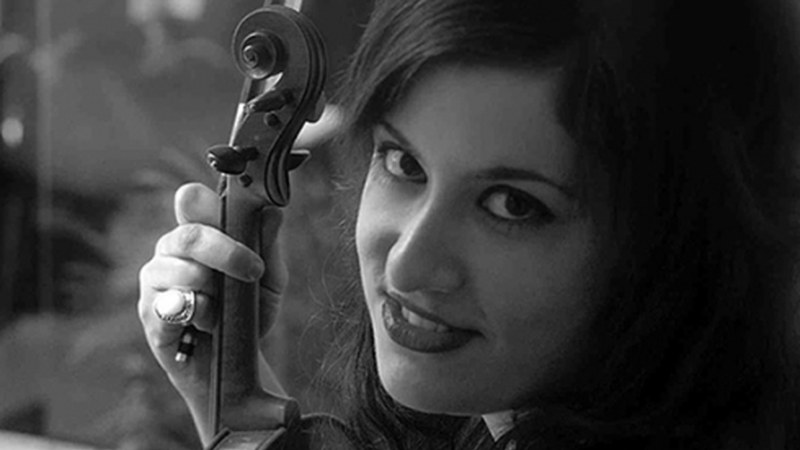 Laura Zudaire, musikaria: "Musika erakargarri eta berria egin daiteke klasikoa erabilita"
