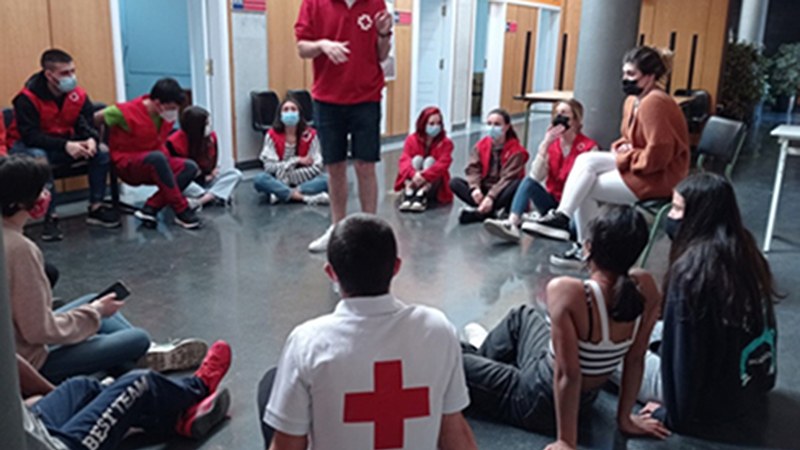 Lehen Hezkuntzako haurrentzat altxorraren bila jolasa antolatu dute Gurutze Gorriko gazteek