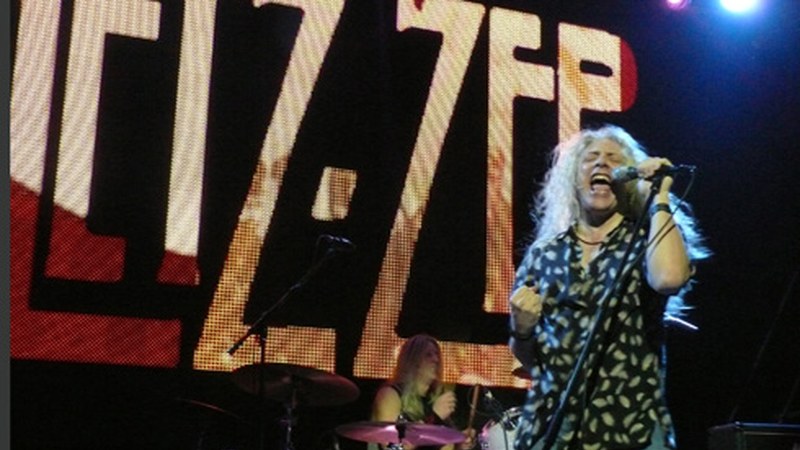 Letz Zep zuzenean, eguaztenean Coliseo antzokian