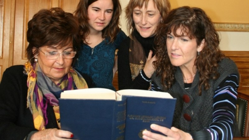 Lexikoiaren jendaurreko irakurketa jarraitua egingo da Euskararen Egunean