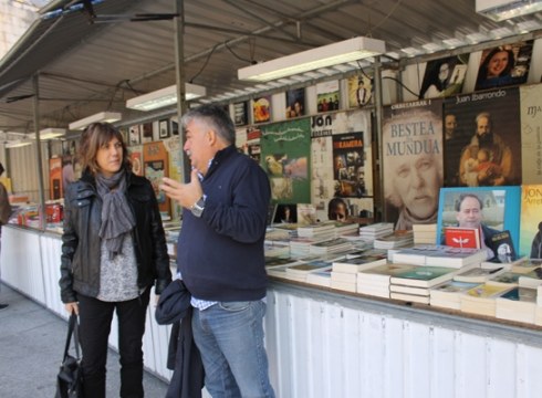 Liburu eta Disko Azoka zabaldu dute Untzagan